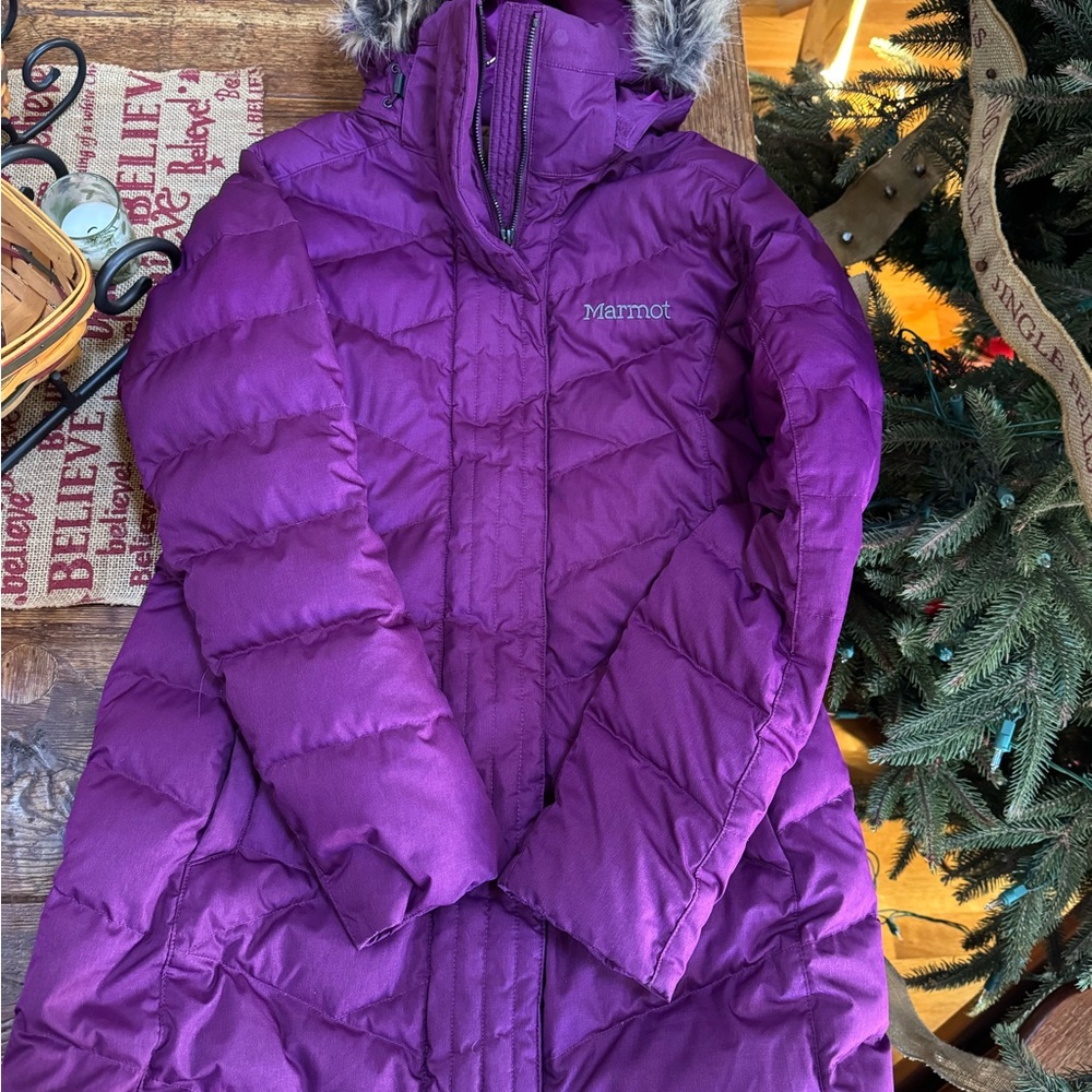 Marmot Varma women’s small 700 Down long Jacket worn once perfect shape clean